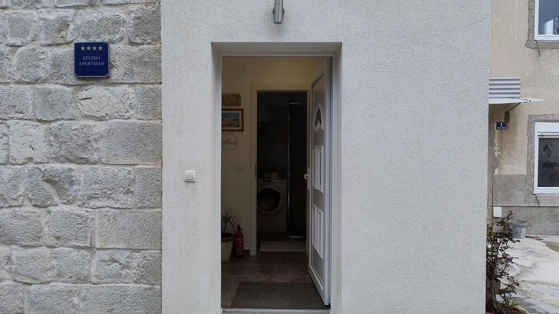 Apartment Leon 30M From Beach Kastela