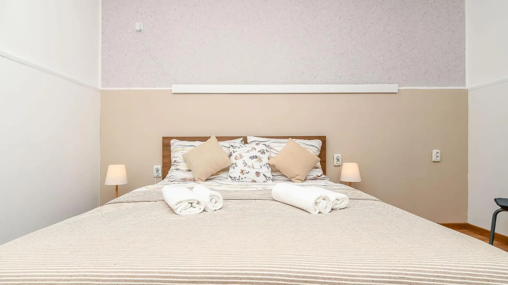 Apartment Leon 30M From Beach Kastela Croatia