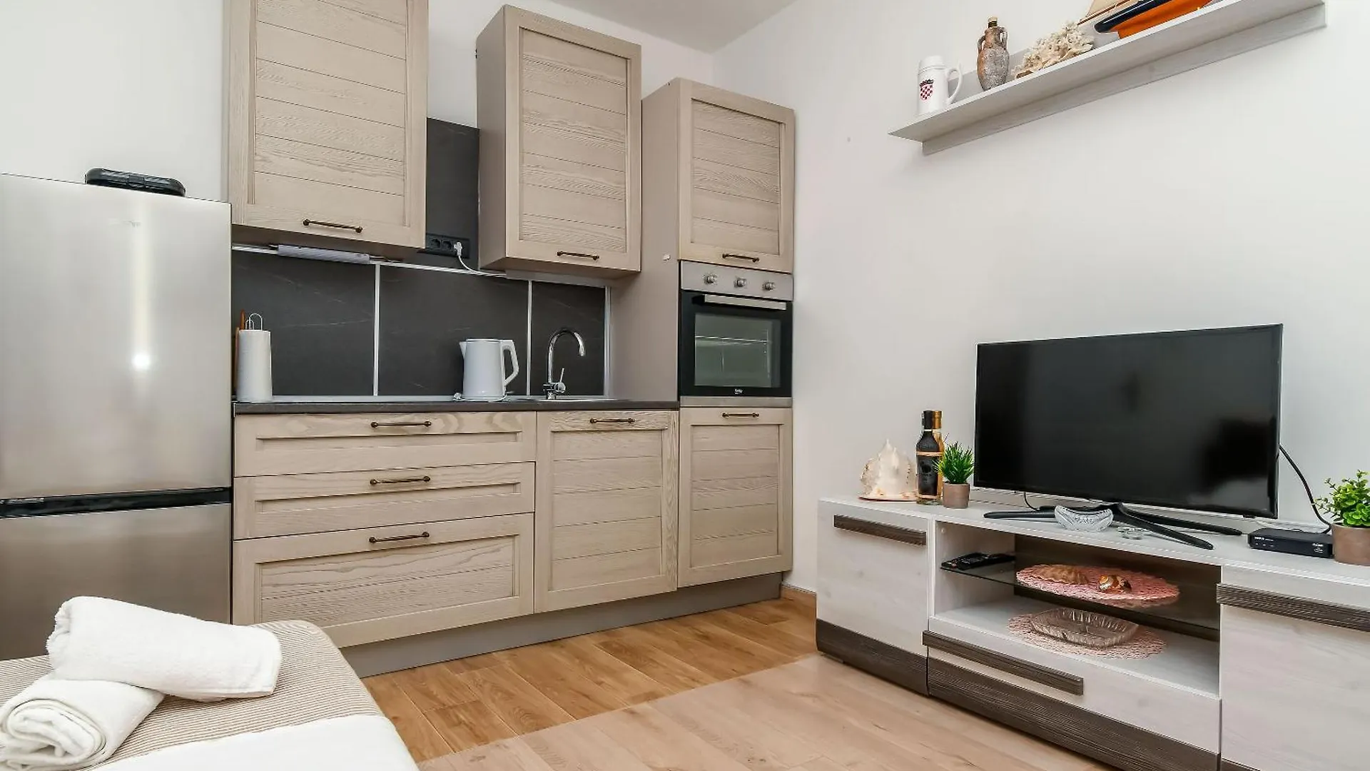 Apartment Leon 30M From Beach Kastela